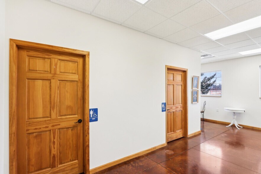 More Photos Of 680 Enterprise Dr, Lake Mills General Retail For Sale