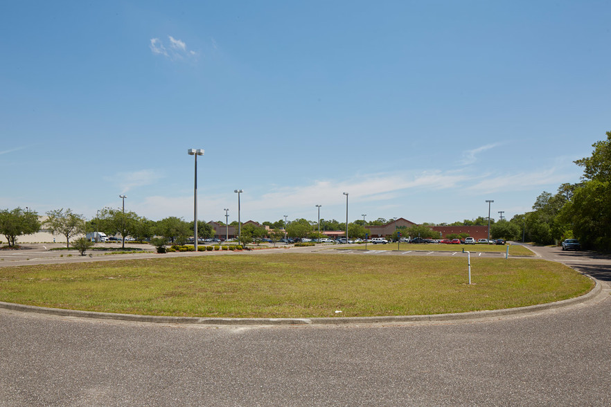 Primary Photo Of 135 Town And Country Rd, Palatka Land For Lease