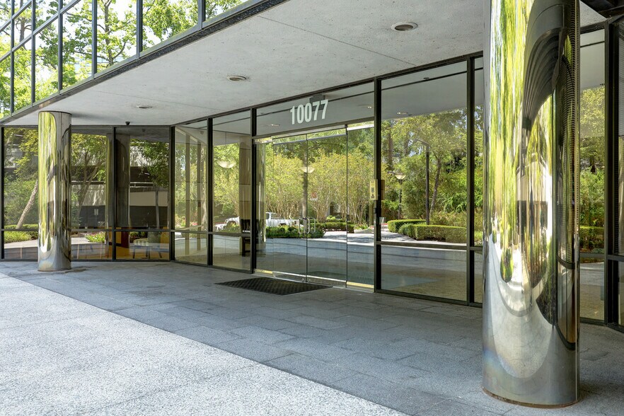 More Photos Of 10077 Grogans Mill Rd, The Woodlands Office For Lease