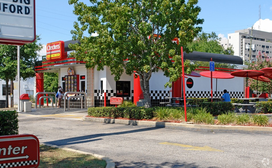 More Photos Of 8 N Broad St, Mobile Fast Food For Sale