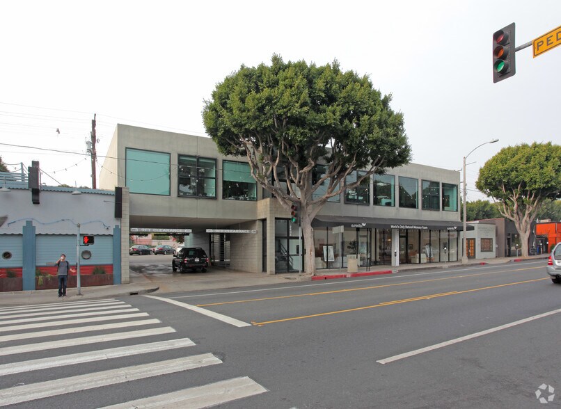 Primary Photo Of 2430-2434 Main St, Santa Monica Office For Lease