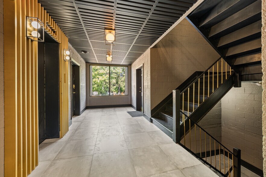 More Photos Of 7 Elmwood Dr, New City Office For Sale