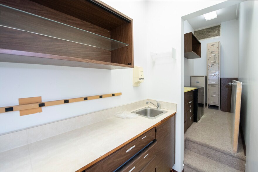 More Photos Of 4361 Boniface Pky, Anchorage Healthcare For Sale