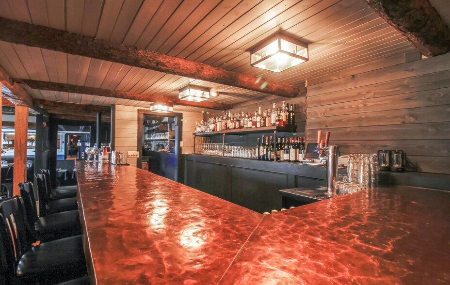 More Photos Of 2 W Main St, Littleton Hotel For Sale