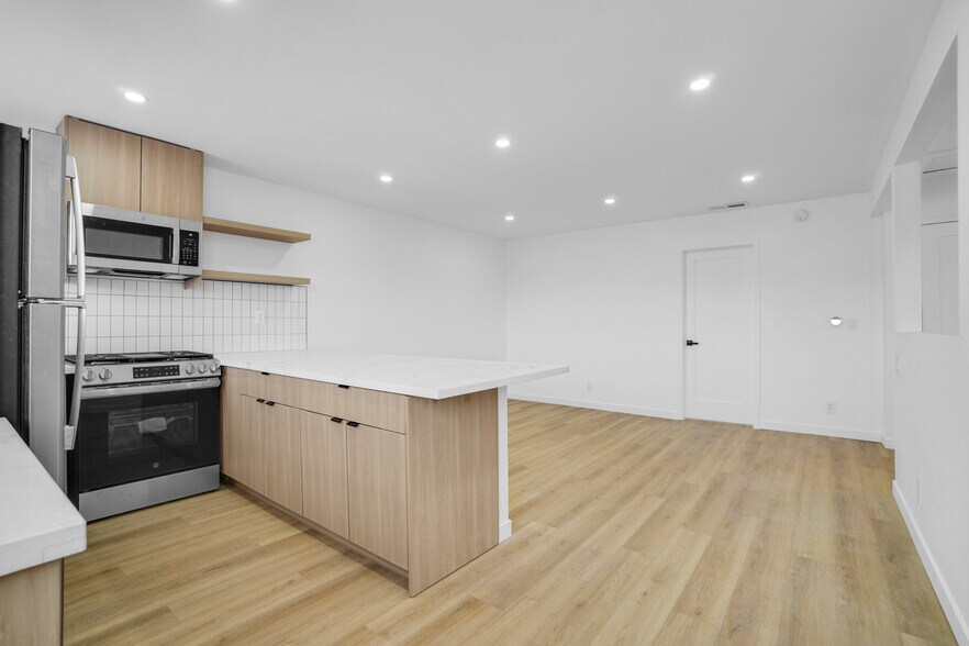More Photos Of 12527 Cranbrook Ave, Hawthorne Apartments For Sale