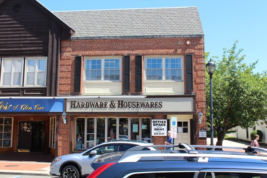 More Photos Of 17-21 Glen St, Glen Cove Storefront Retail Office For Lease