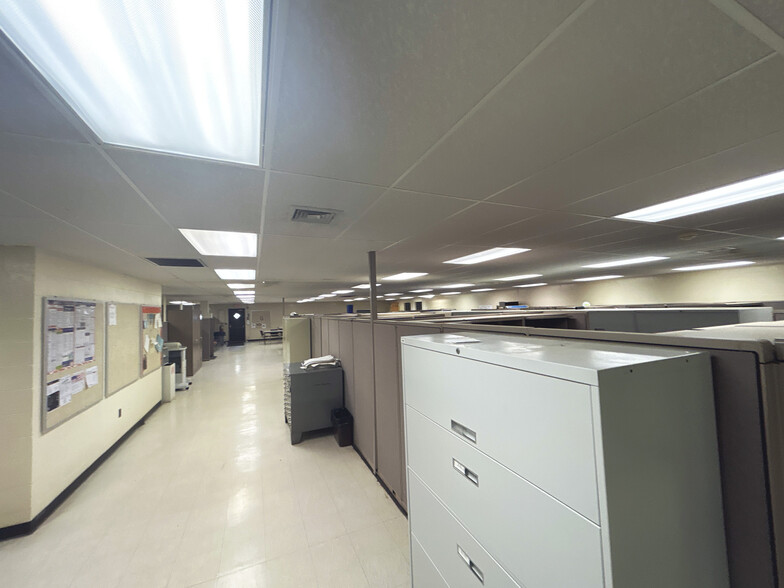 More Photos Of 160 Unionville Rd, Butler Light Distribution For Sale