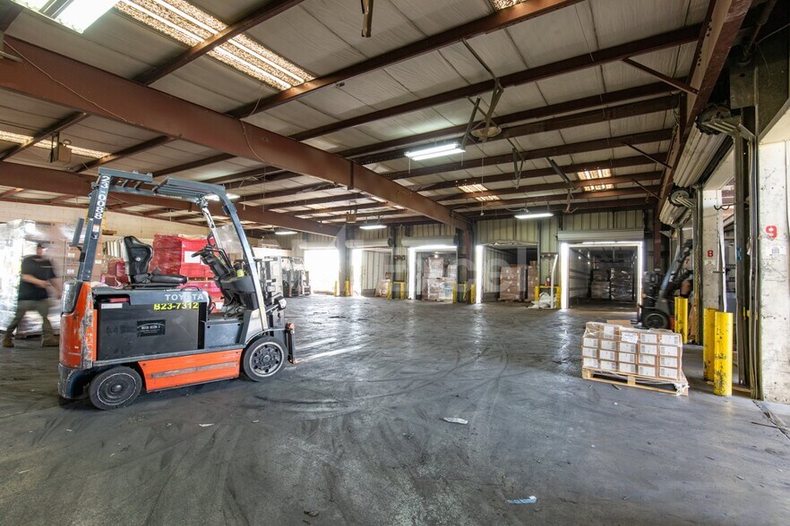 More Photos Of 3537 N Bruce St, North Las Vegas Truck Terminal For Sale