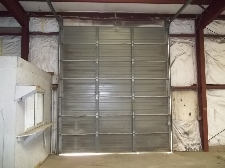 More Photos Of 9151 Liberia Ave, Manassas Warehouse For Lease