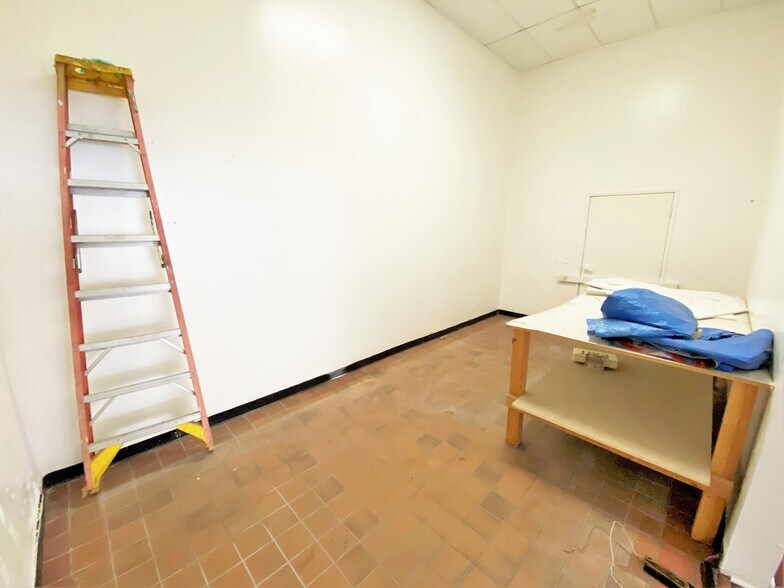 More Photos Of 248-260 S Broadway, Los Angeles General Retail For Sale