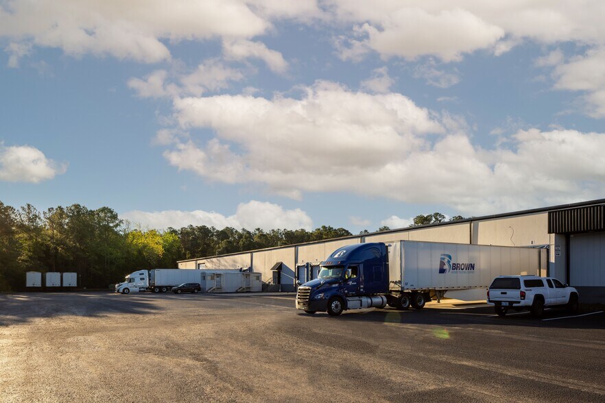 More Photos Of 802 N 23rd St, Wilmington Distribution For Sale