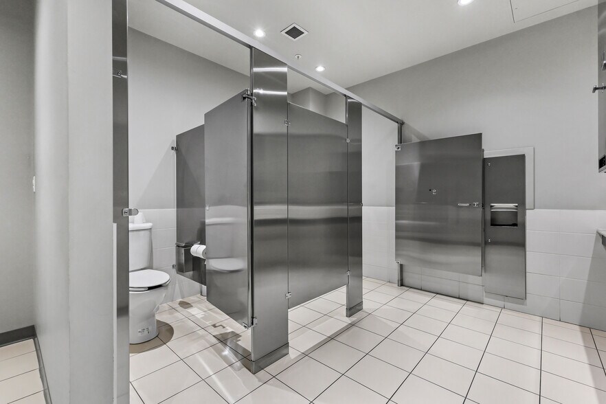 More Photos Of 888 4th Ave SW, Calgary Office For Sale