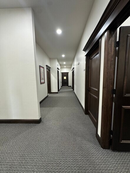More Photos Of 13194 N MacArthur Boulevard, Oklahoma City Office For Lease