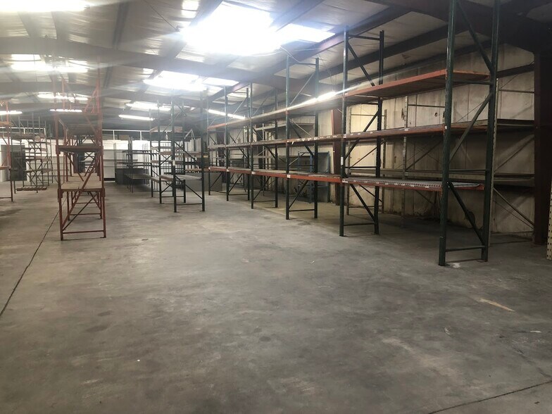 More Photos Of 489 Southgate Rd, Dothan Warehouse For Lease