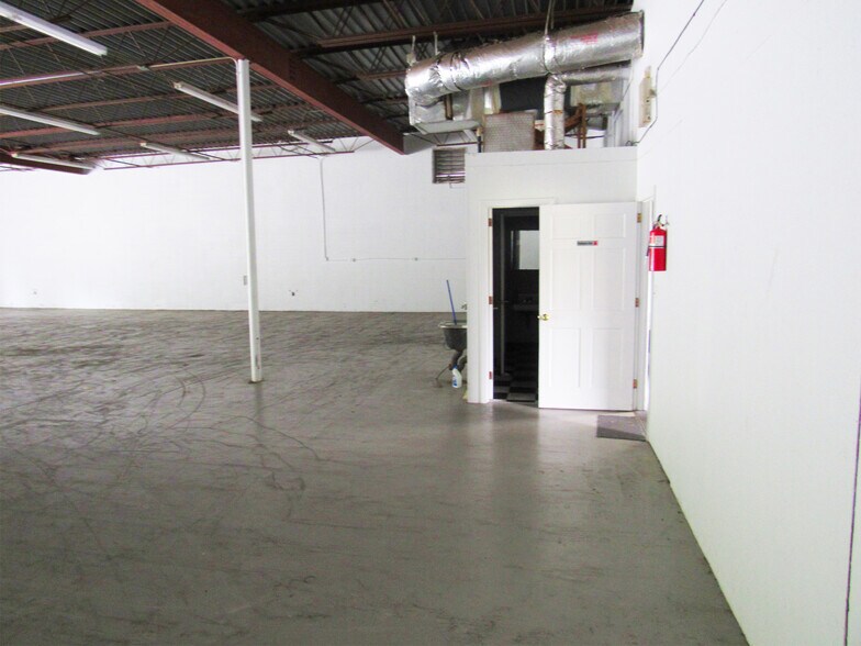 More Photos Of 2765 Magnolia St, Orangeburg Flex For Sale