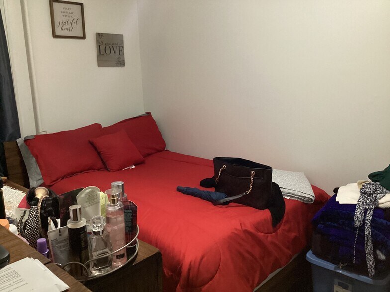 More Photos Of 2513 West St, Union City Apartments For Sale