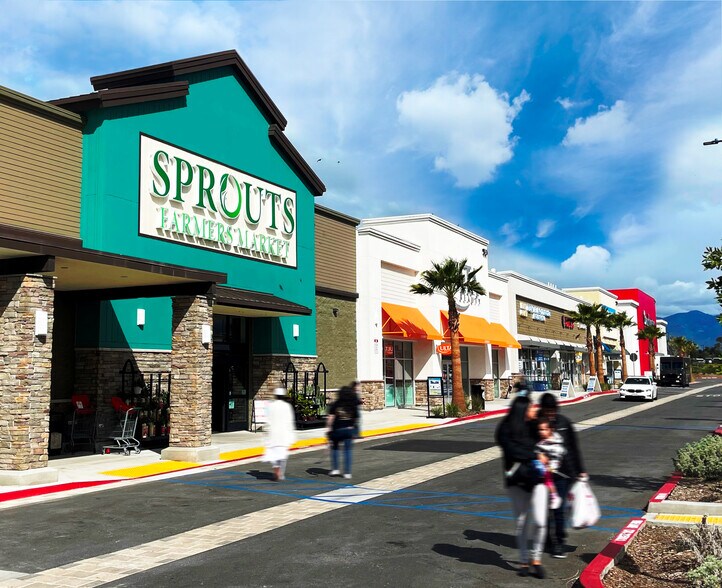 More Photos Of 1432-1550 S Riverside Ave, Rialto Supermarket For Sale