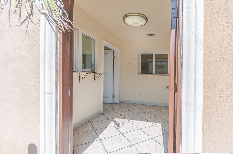 More Photos Of 5010 W Washington Blvd, Los Angeles Land For Lease