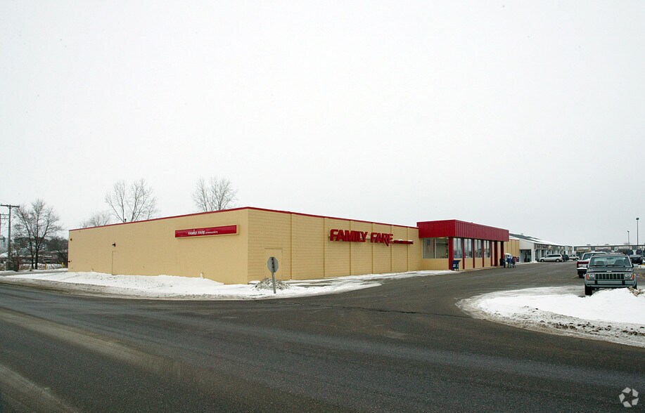 Primary Photo Of 1151-1181 W Randall St, Coopersville General Retail For Lease