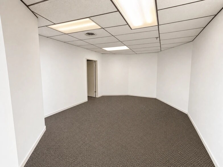More Photos Of 4211 Rhode Island Ave N, New Hope Freestanding For Lease