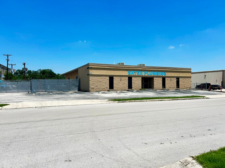 Primary Photo Of 313 N Park Dr, San Antonio Warehouse For Lease