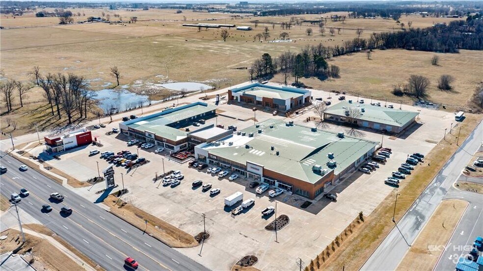 More Photos Of 1395 E Henri De Tonti Blvd, Springdale Unknown For Lease