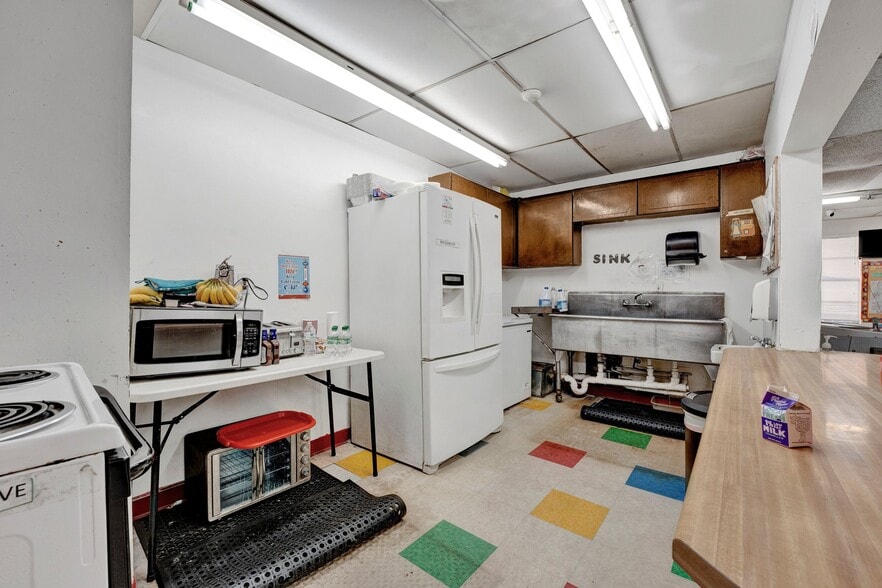 More Photos Of 4826 Cromwell Ave, Memphis Daycare Center For Sale