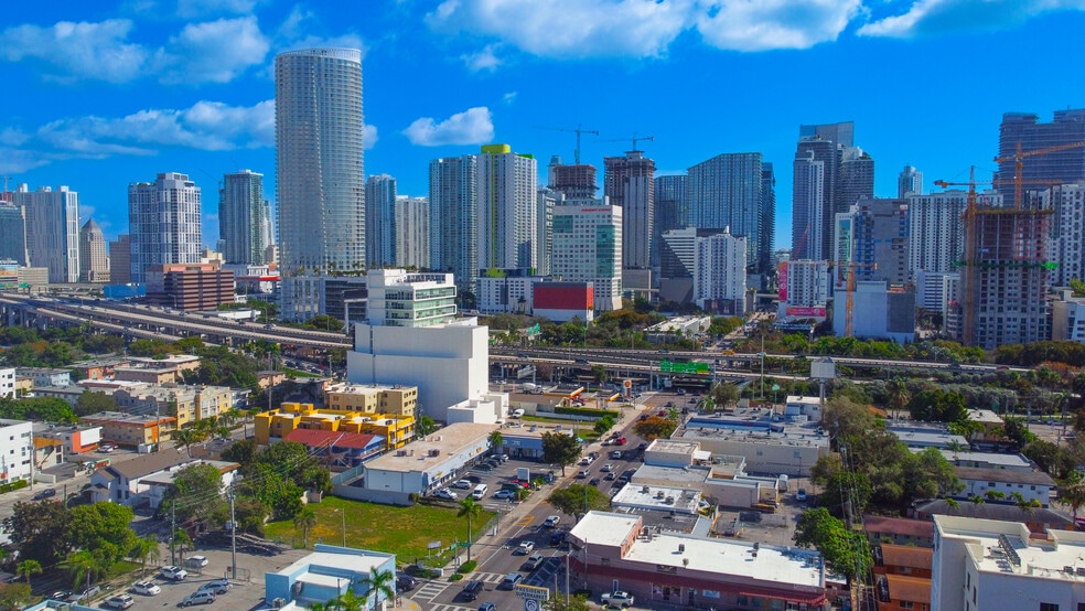 More Photos Of 441-455 SW 8th St, Miami Storefront Retail Office For Sale