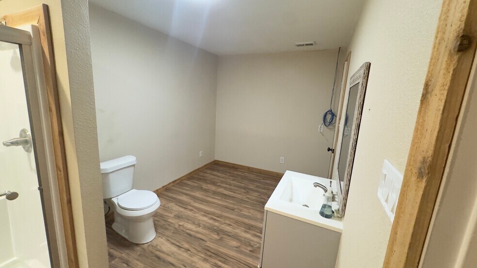 More Photos Of 327 County Road 4851, Newark Industrial For Lease