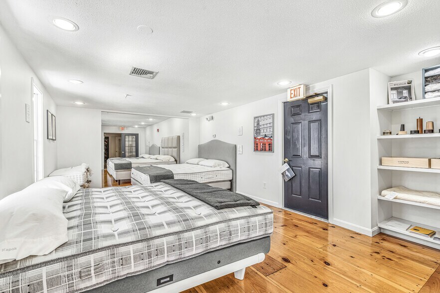 More Photos Of 348 Boston Post Rd, Sudbury Storefront Retail Office For Sale