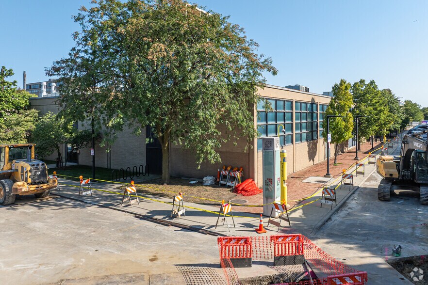 More Photos Of 55 W 34th St, Chicago Office For Lease