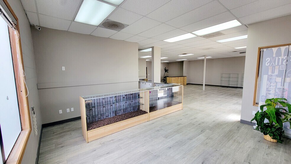 More Photos Of 1310-1330 12th St SE, Salem General Retail For Sale