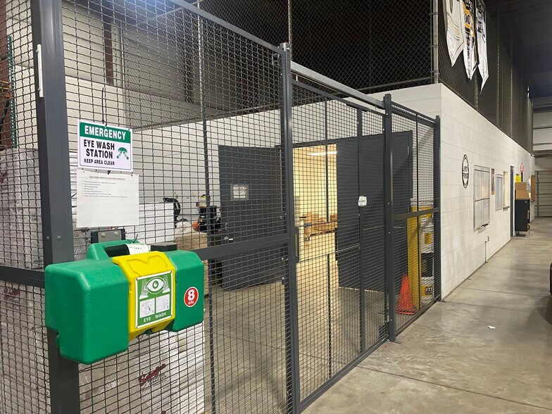 More Photos Of N50 W13824 Overview Dr, Menomonee Falls Warehouse For Sale