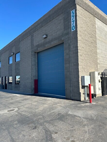 More Photos Of 5790 Wynn Rd, Las Vegas Showroom For Lease