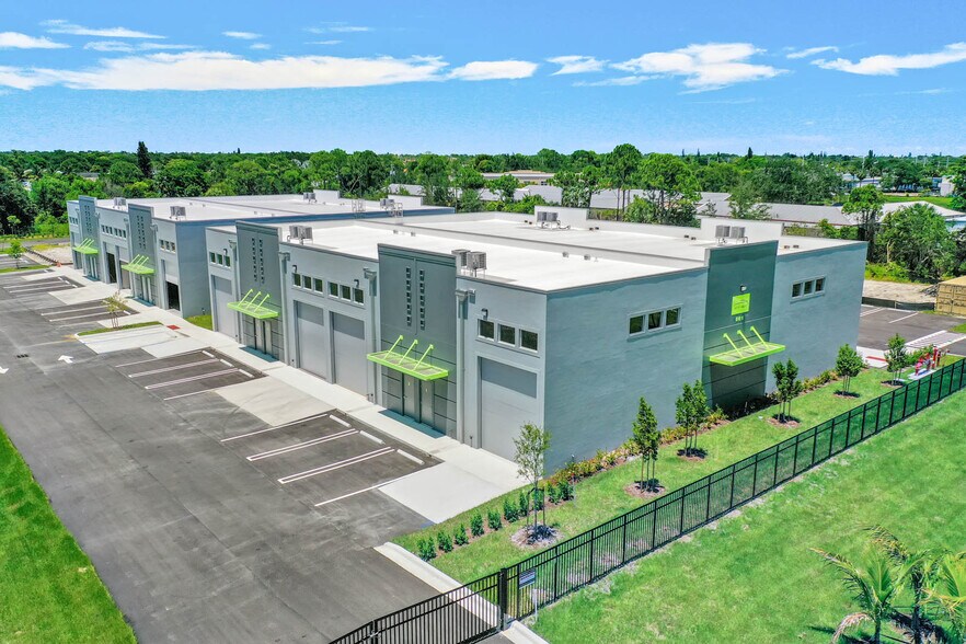 More Photos Of 861 NE Industrial Blvd, Jensen Beach Warehouse For Sale