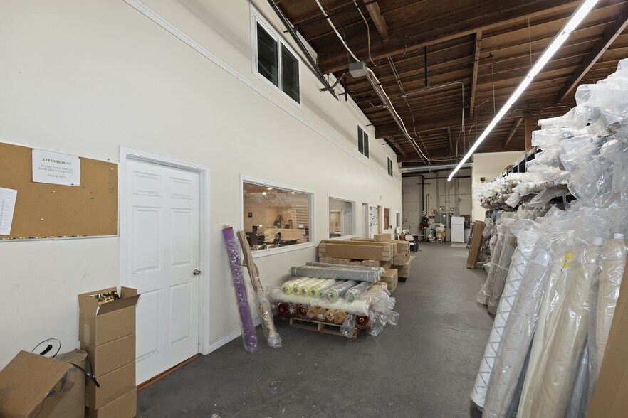 More Photos Of 1668-1680 E 40th St, Los Angeles Manufacturing For Sale