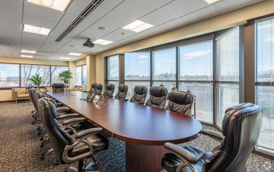 More Photos Of 1711-1715 Broadway, Saugus Loft Creative Space For Lease