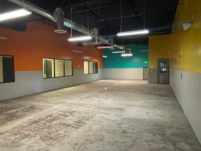 More Photos Of 9300-9310 Corbin Ave, Northridge Warehouse For Lease
