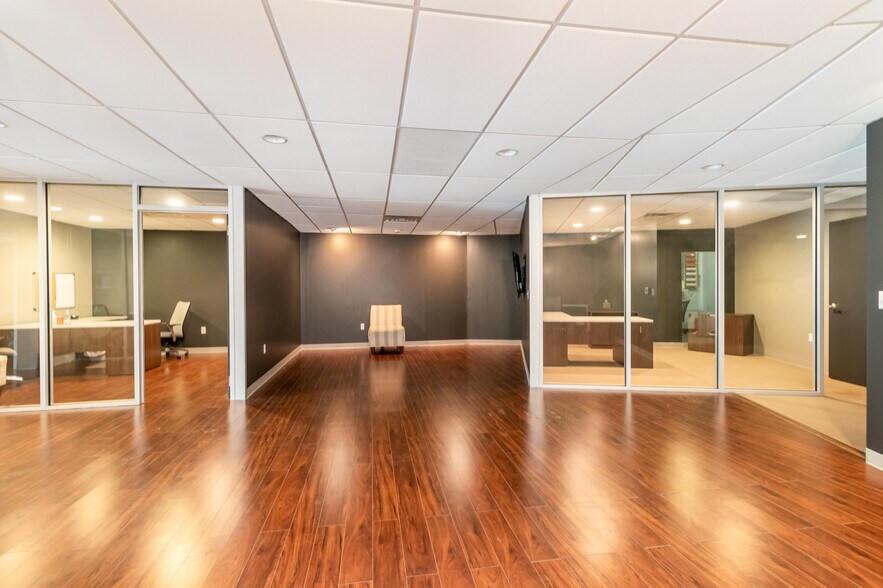More Photos Of 403-405 N 2nd St, Harrisburg Office For Sale