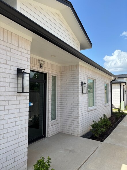 More Photos Of 18920 Kuykendahl Rd, Spring Office For Sale