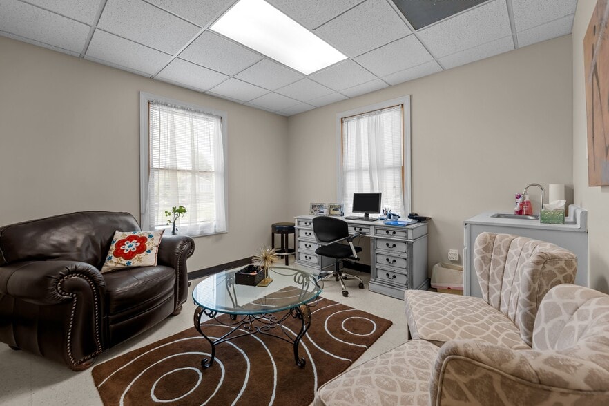 More Photos Of 2961 Crouse Ln, Burlington Medical For Lease