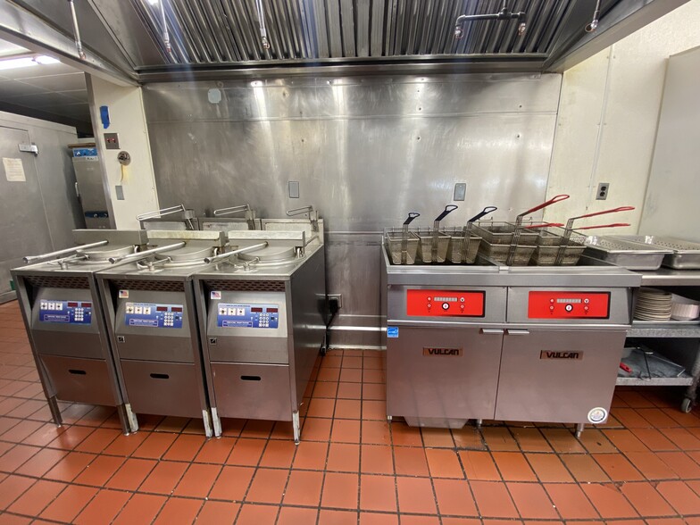 More Photos Of 1825 N 13th St, Bismarck Restaurant For Sale