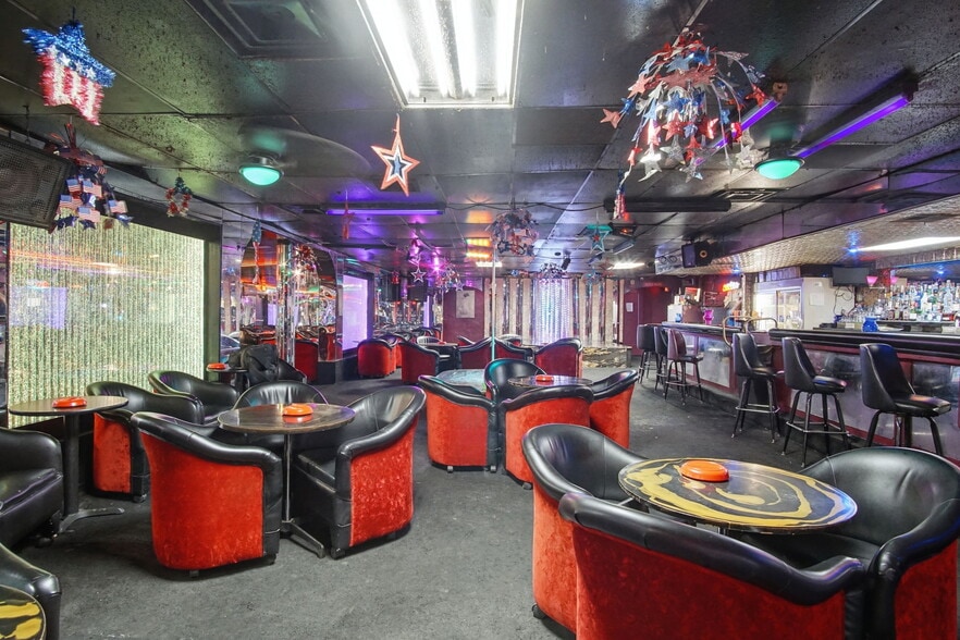 More Photos Of 1900 SE 59th Dr, Oklahoma City Bar For Sale