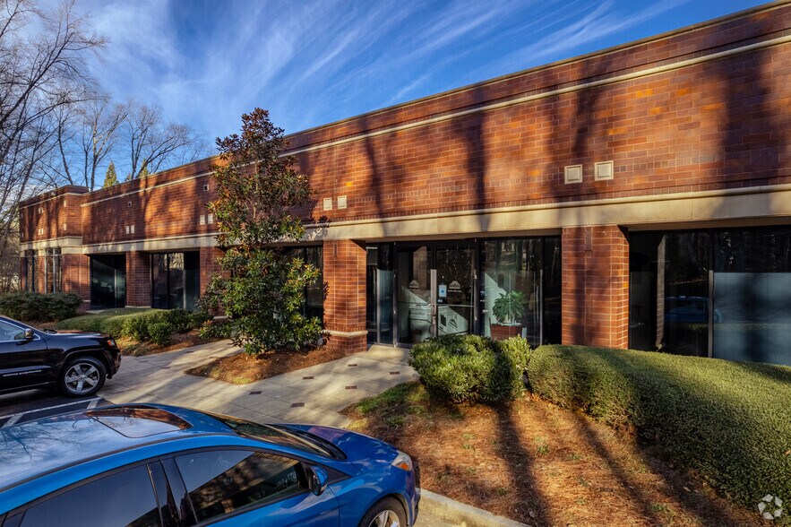 More Photos Of 1000 Mansell Exchange W, Alpharetta Unknown For Lease