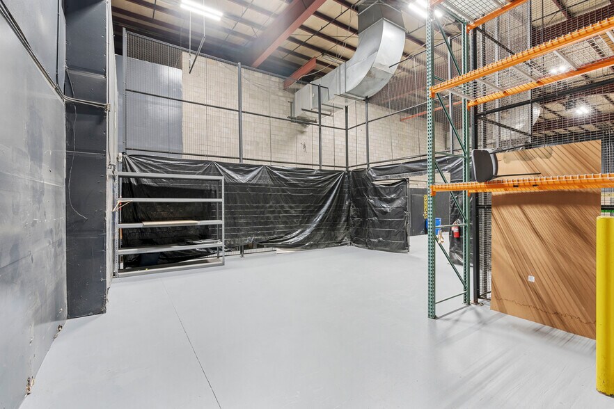 More Photos Of 4865 Arthur Kill Rd, Staten Island Warehouse For Lease