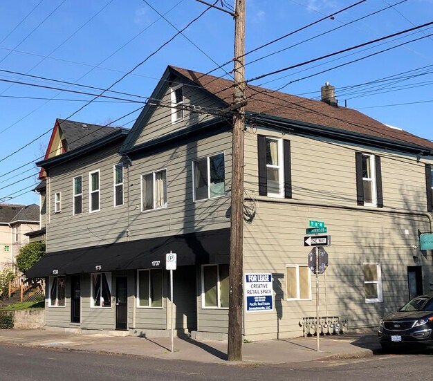 More Photos Of 1733-1737 SE Morrison St, Portland Apartments For Lease