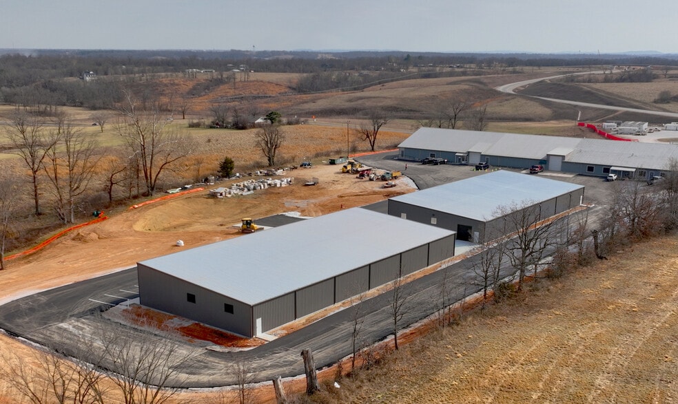 More Photos Of 1894 E 1st Ave, Bentonville Industrial For Lease