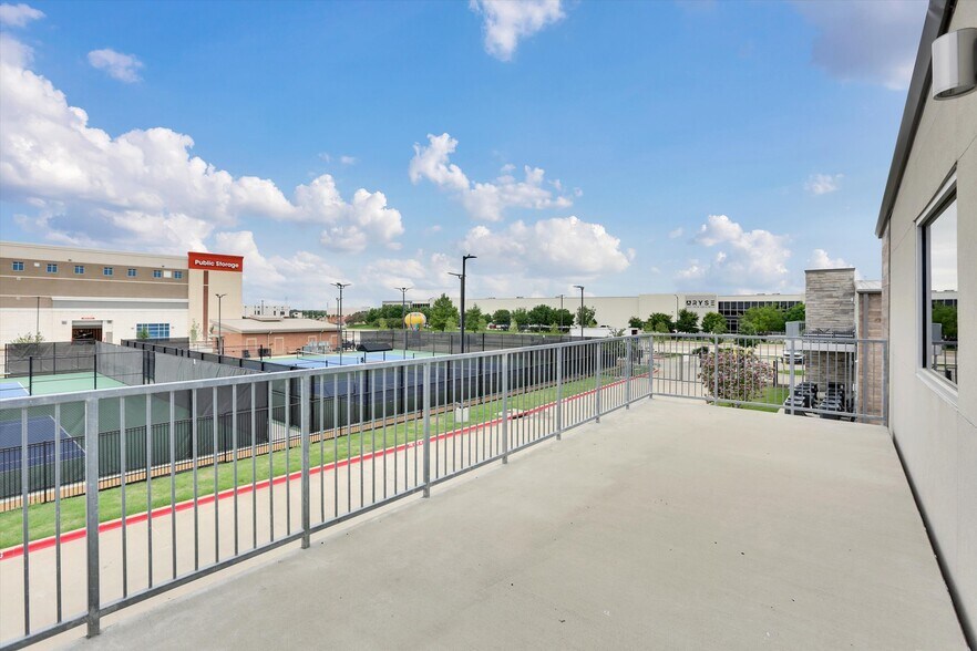More Photos Of 6767 All Stars Ave, Frisco Showroom For Sale