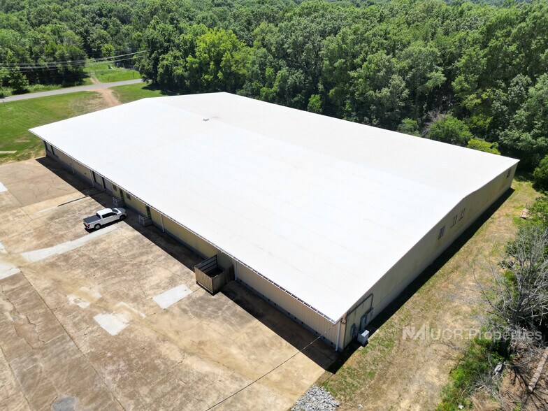 More Photos Of 405 Commerce Park Ave, Canton Warehouse For Lease