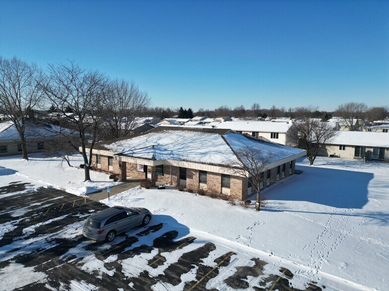More Photos Of 3601 Commerce Ct, Appleton Office For Lease